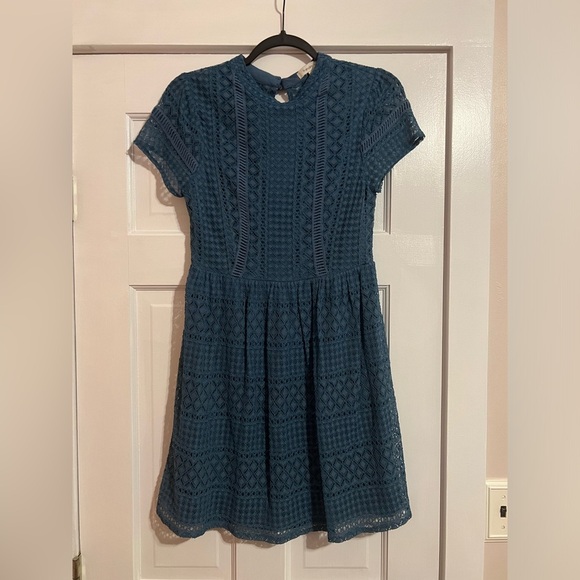 #132 FRANCESCA’S COLLECTION •VIVIENNE LADDER • TEAL LACE DRESS - Picture 3 of 6